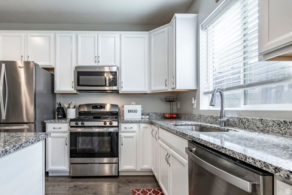 Image 10 of property listing at 3763 S 3175 W, West Haven, UT 84401