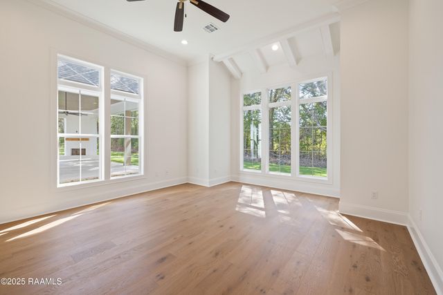 111 Leaning Oak Drive, Lafayette, LA 70508