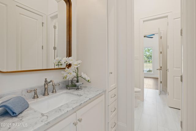 111 Leaning Oak Drive, Lafayette, LA 70508