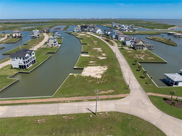 2 Sugarloaf, Hitchcock, TX 77563