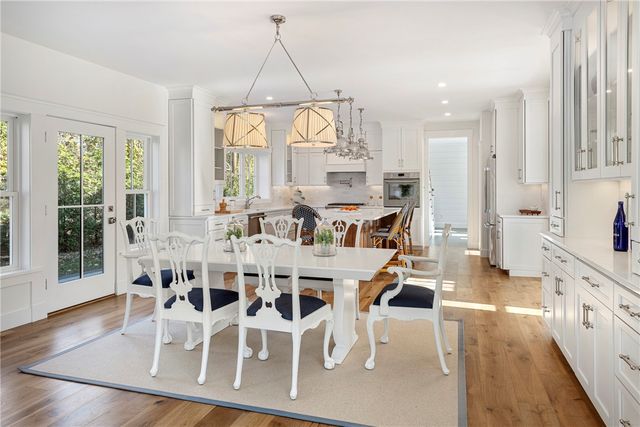 1 Knowlton Court, Bristol, RI 02809