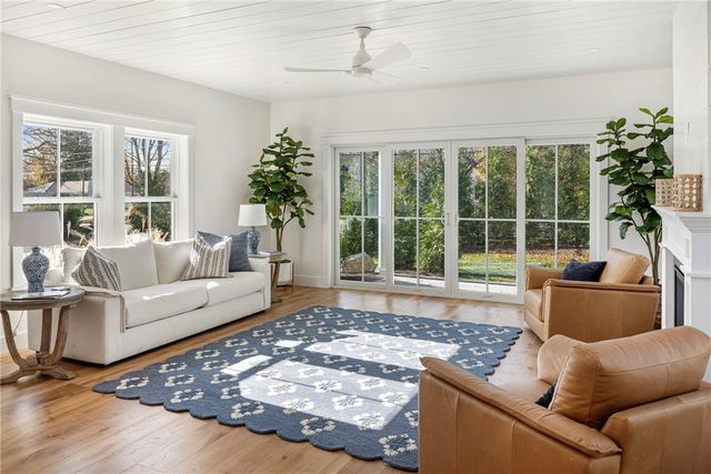 1 Knowlton Court, Bristol, RI 02809