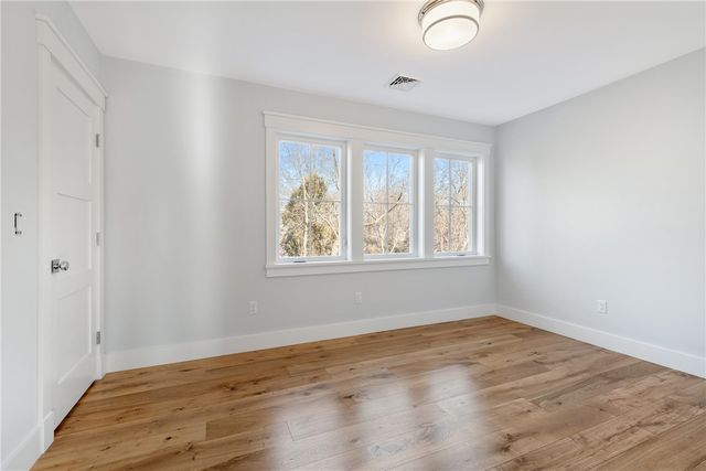 1 Knowlton Court, Bristol, RI 02809