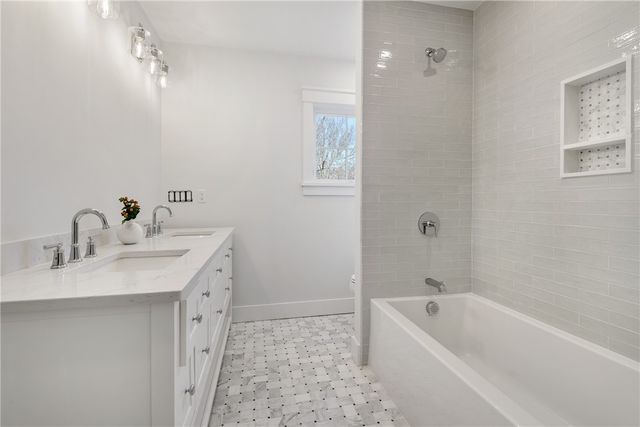 1 Knowlton Court, Bristol, RI 02809