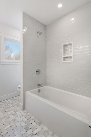 1 Knowlton Court, Bristol, RI 02809