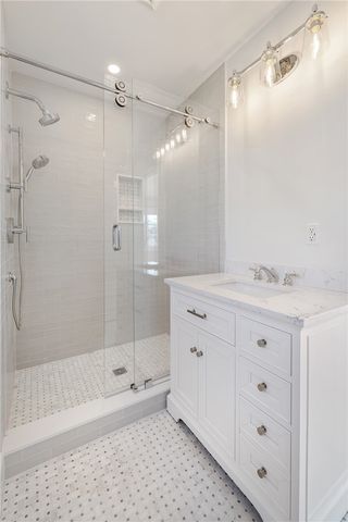 1 Knowlton Court, Bristol, RI 02809