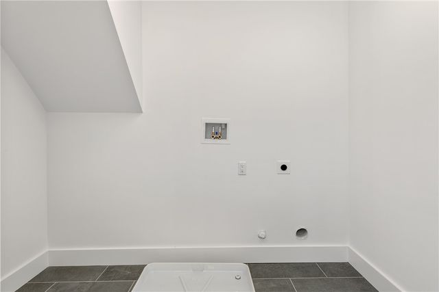 1 Knowlton Court, Bristol, RI 02809