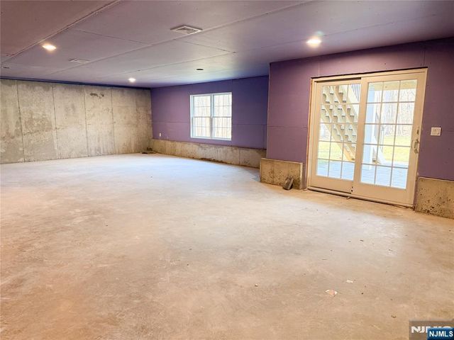 704 Orangeburgh, River Vale, NJ 07675