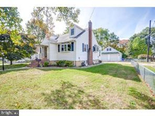 328 N COLES AVE, Maple Shade, NJ 08052