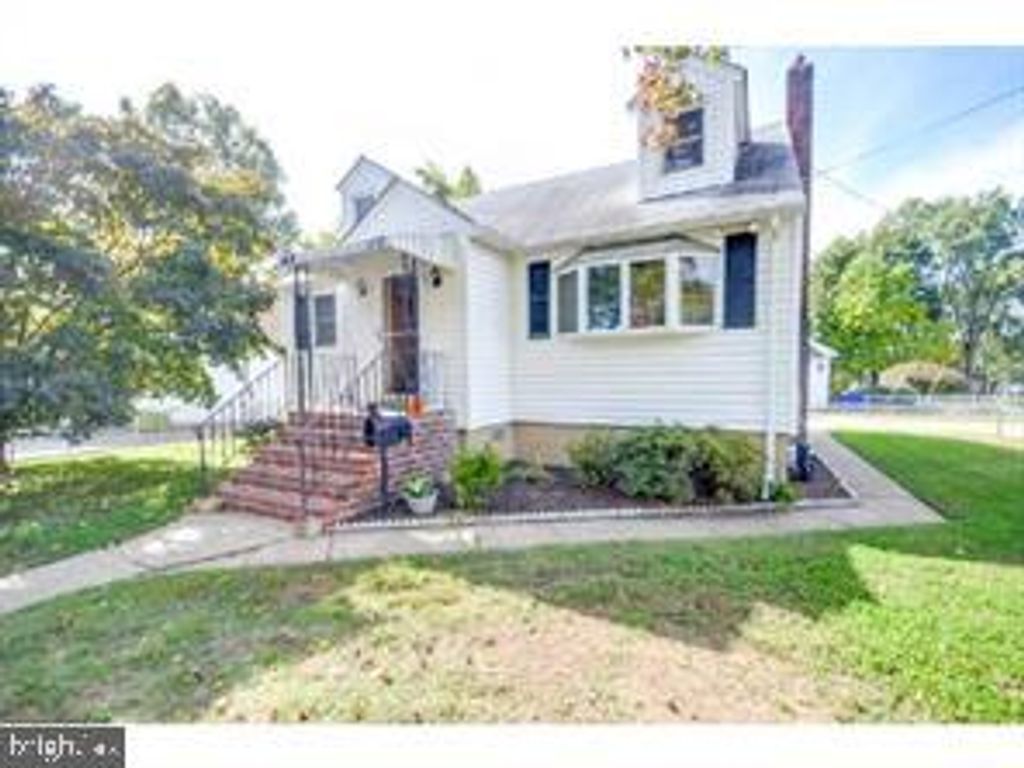 328 N COLES AVE, Maple Shade, NJ 08052