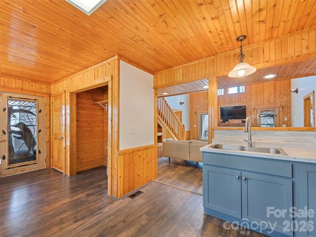 401 Tipstill Cove, Waynesville, NC 28786