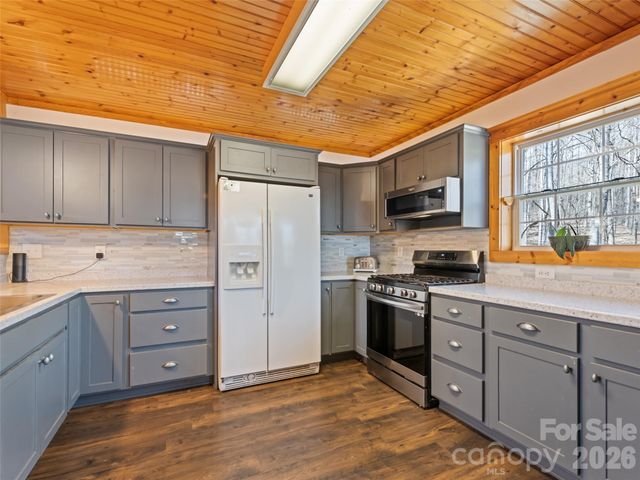 401 Tipstill Cove, Waynesville, NC 28786