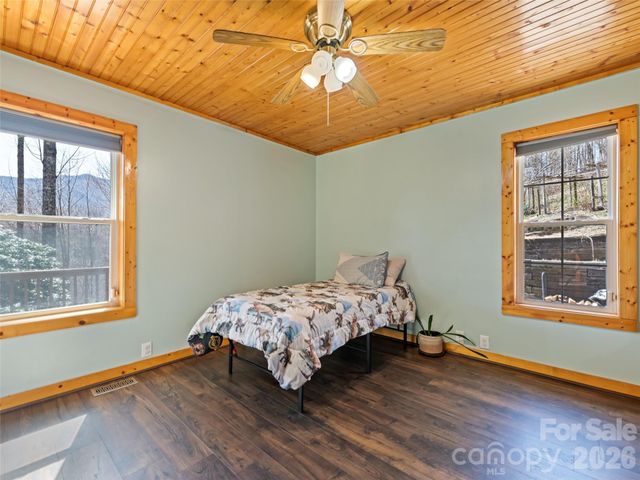 401 Tipstill Cove, Waynesville, NC 28786