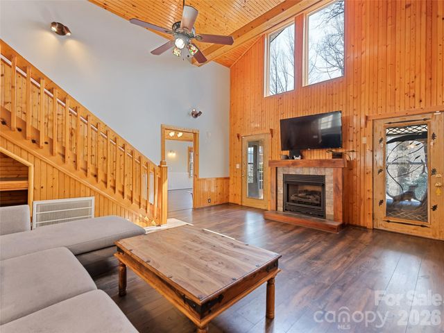 401 Tipstill Cove, Waynesville, NC 28786