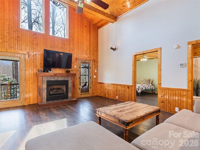 401 Tipstill Cove, Waynesville, NC 28786