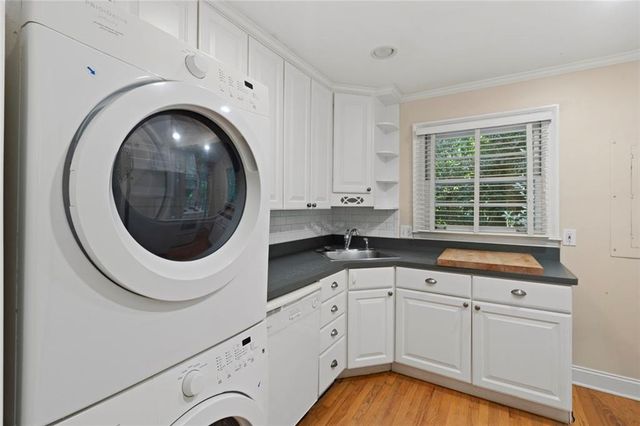 129 Parkside Circle, Decatur, GA 30030