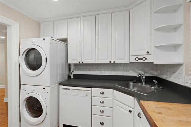 129 Parkside Circle, Decatur, GA 30030