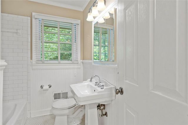 129 Parkside Circle, Decatur, GA 30030
