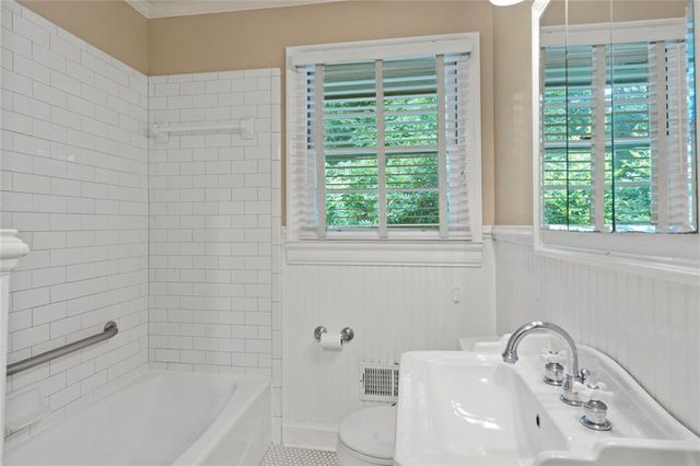 129 Parkside Circle, Decatur, GA 30030