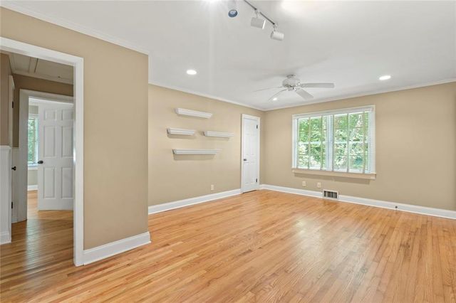 129 Parkside Circle, Decatur, GA 30030