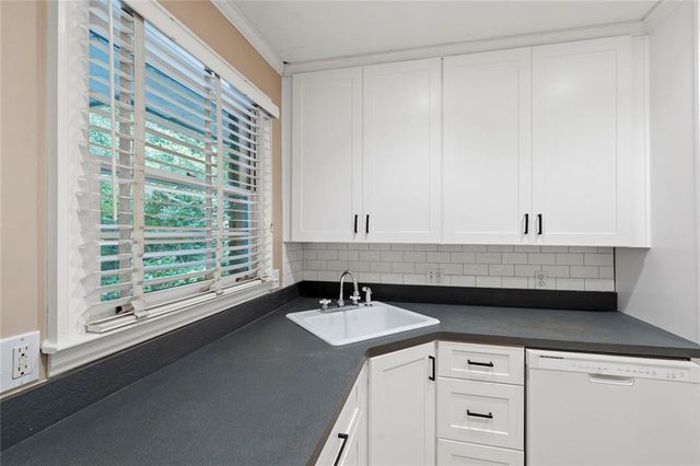 129 Parkside Circle, Decatur, GA 30030
