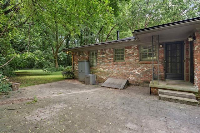 129 Parkside Circle, Decatur, GA 30030