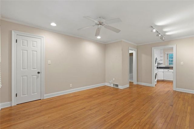 129 Parkside Circle, Decatur, GA 30030