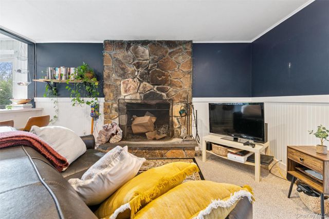 5 Rutyna Circle, Hampton Bays, NY 11946