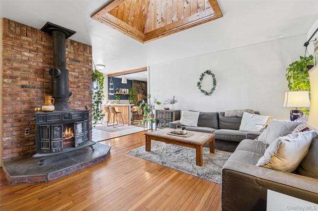 5 Rutyna Circle, Hampton Bays, NY 11946