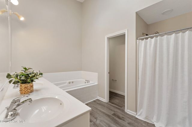 4126 Breezewood Drive Apt 202, Wilmington, NC 28412