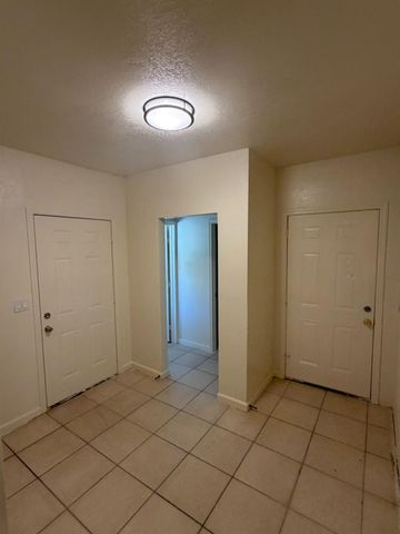 1225 E Sussex Way, Fresno, CA 93704