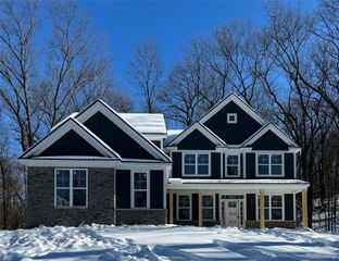 9299 Van Antwerp Drive, Hamburg Township, MI 48139