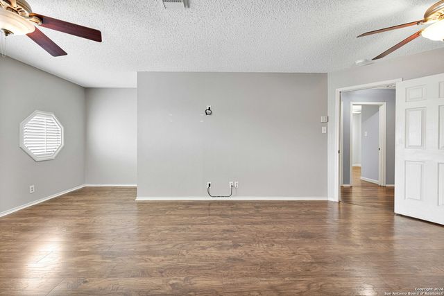 9230 NEW KENTON, San Antonio, TX 78240