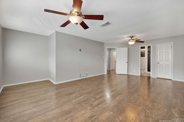 9230 NEW KENTON, San Antonio, TX 78240