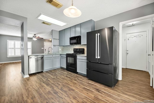 9230 NEW KENTON, San Antonio, TX 78240
