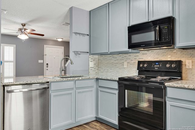 9230 NEW KENTON, San Antonio, TX 78240