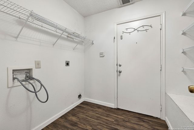 9230 NEW KENTON, San Antonio, TX 78240