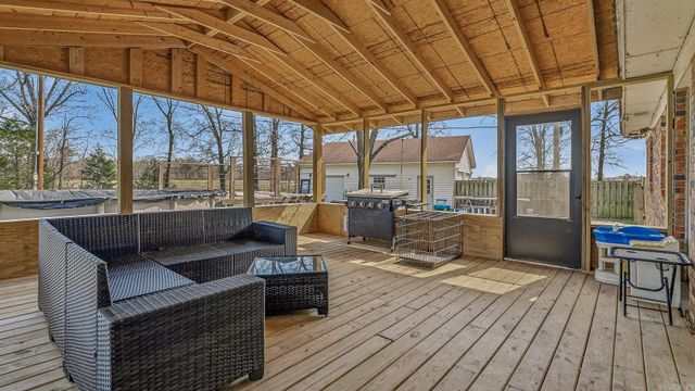 77 CR 1412, Corning, AR 72422