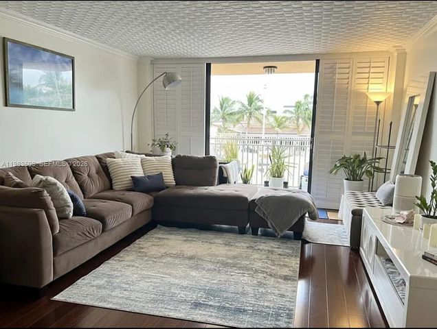 2450 NE 135th St 103, North Miami, FL 33181