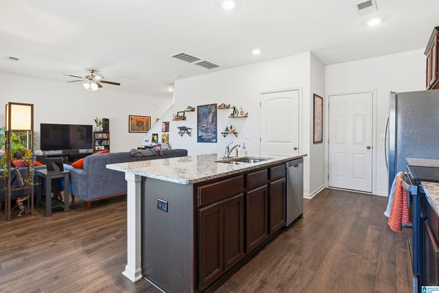 673 JOHNNYS COVE, Leeds, AL 35094