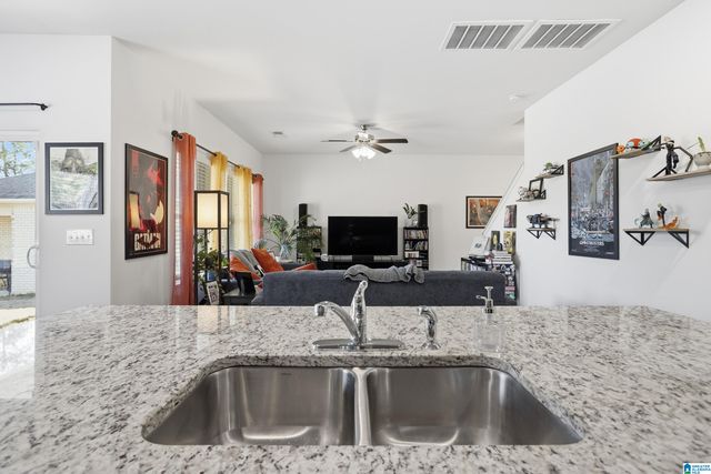 673 JOHNNYS COVE, Leeds, AL 35094