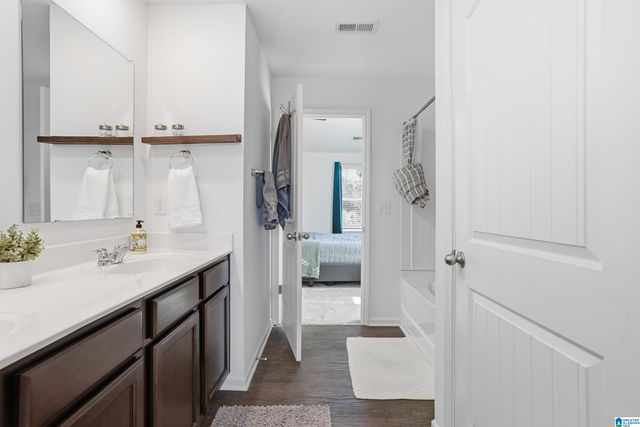 673 JOHNNYS COVE, Leeds, AL 35094