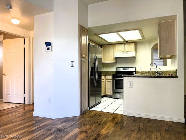 6820 San Ricardo Avenue 104, Las Vegas, NV 89146