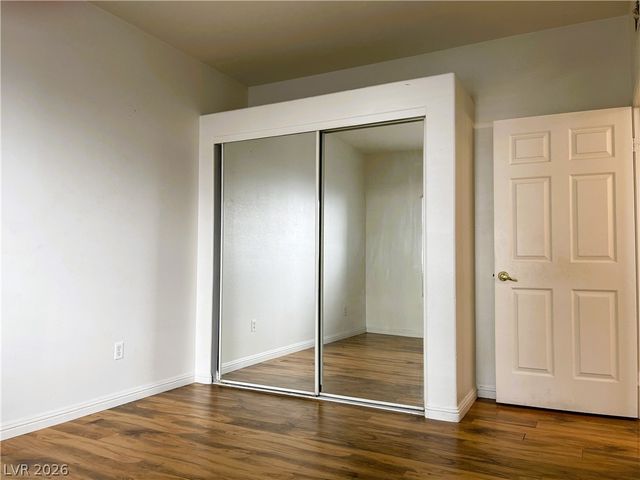 6820 San Ricardo Avenue 104, Las Vegas, NV 89146