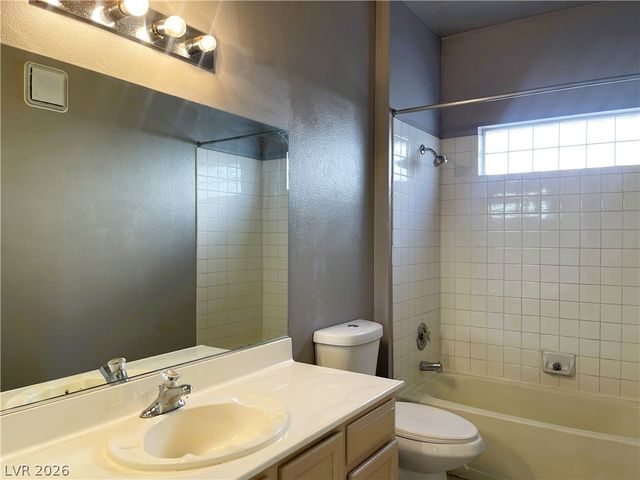 6820 San Ricardo Avenue 104, Las Vegas, NV 89146