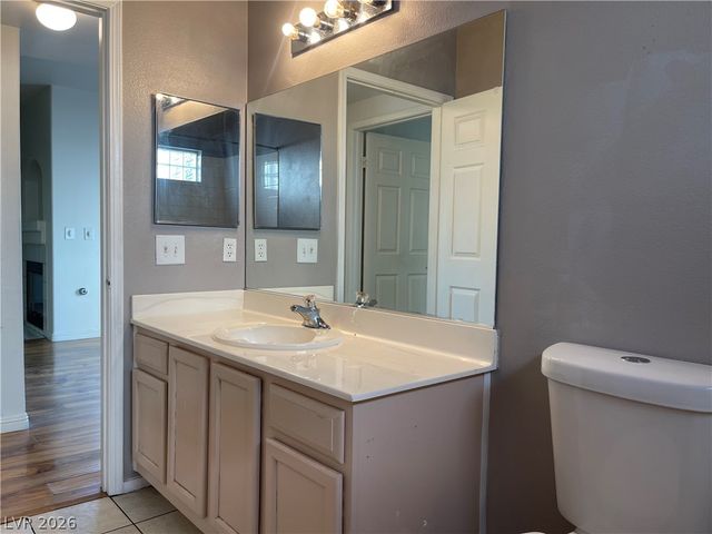 6820 San Ricardo Avenue 104, Las Vegas, NV 89146