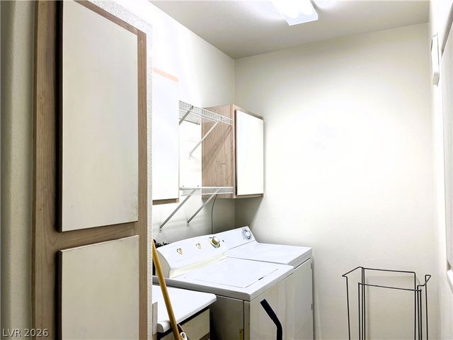 6820 San Ricardo Avenue 104, Las Vegas, NV 89146
