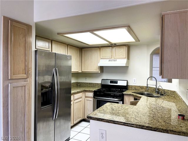 6820 San Ricardo Avenue 104, Las Vegas, NV 89146