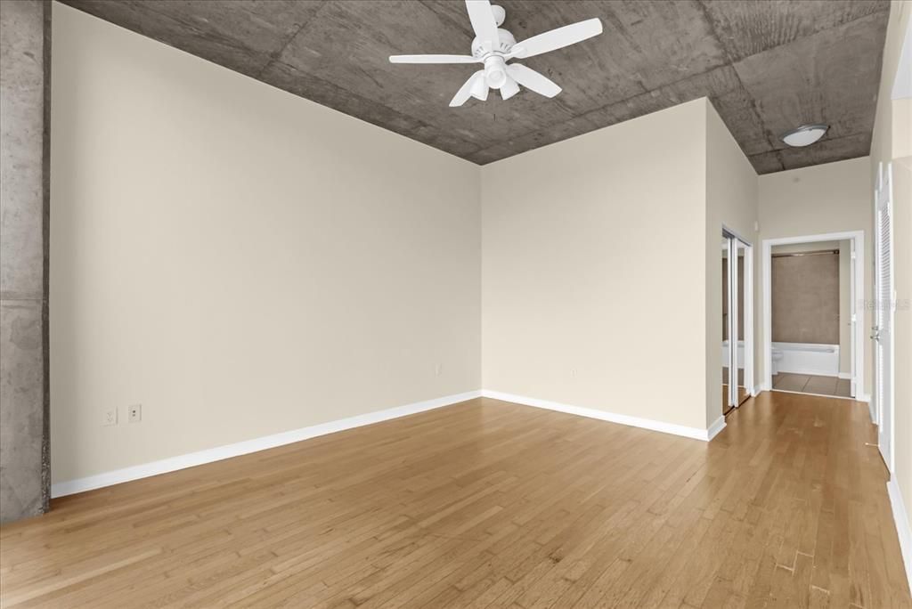 Image 10 of property listing at 155 S COURT AVENUE 1613, Orlando, FL 32801