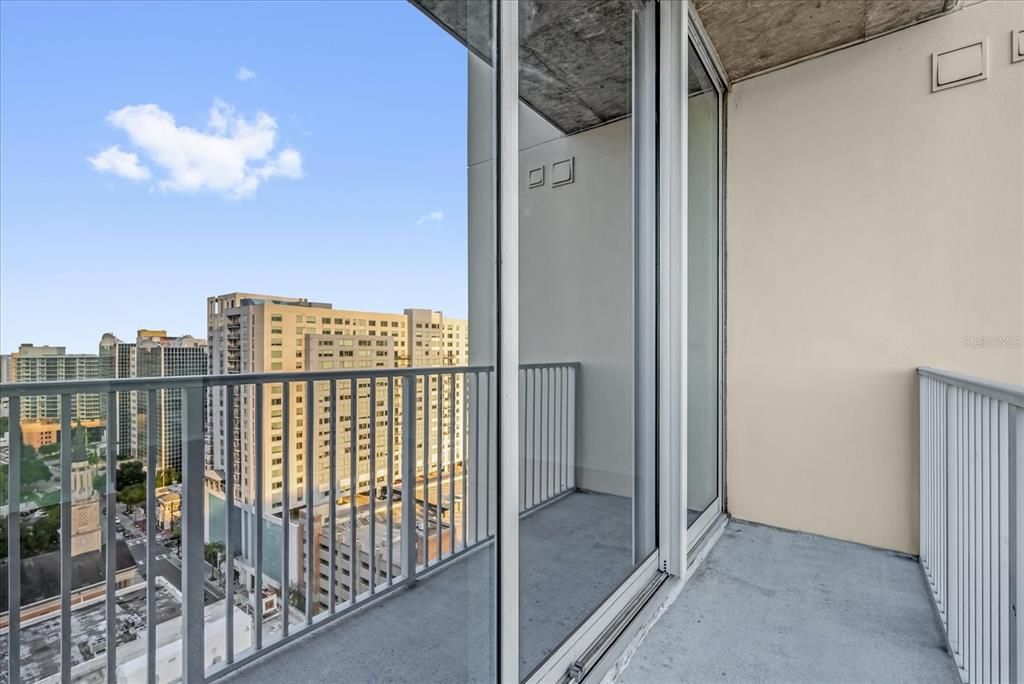 Image 15 of property listing at 155 S COURT AVENUE 1613, Orlando, FL 32801